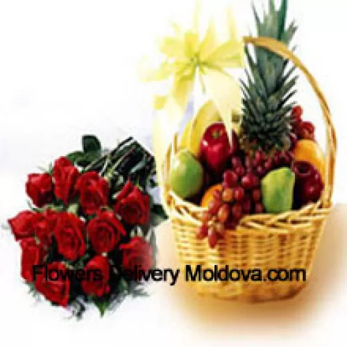 Bouquet de 11 roses rouges avec un panier de fruits frais de 5 kg (11 lb)